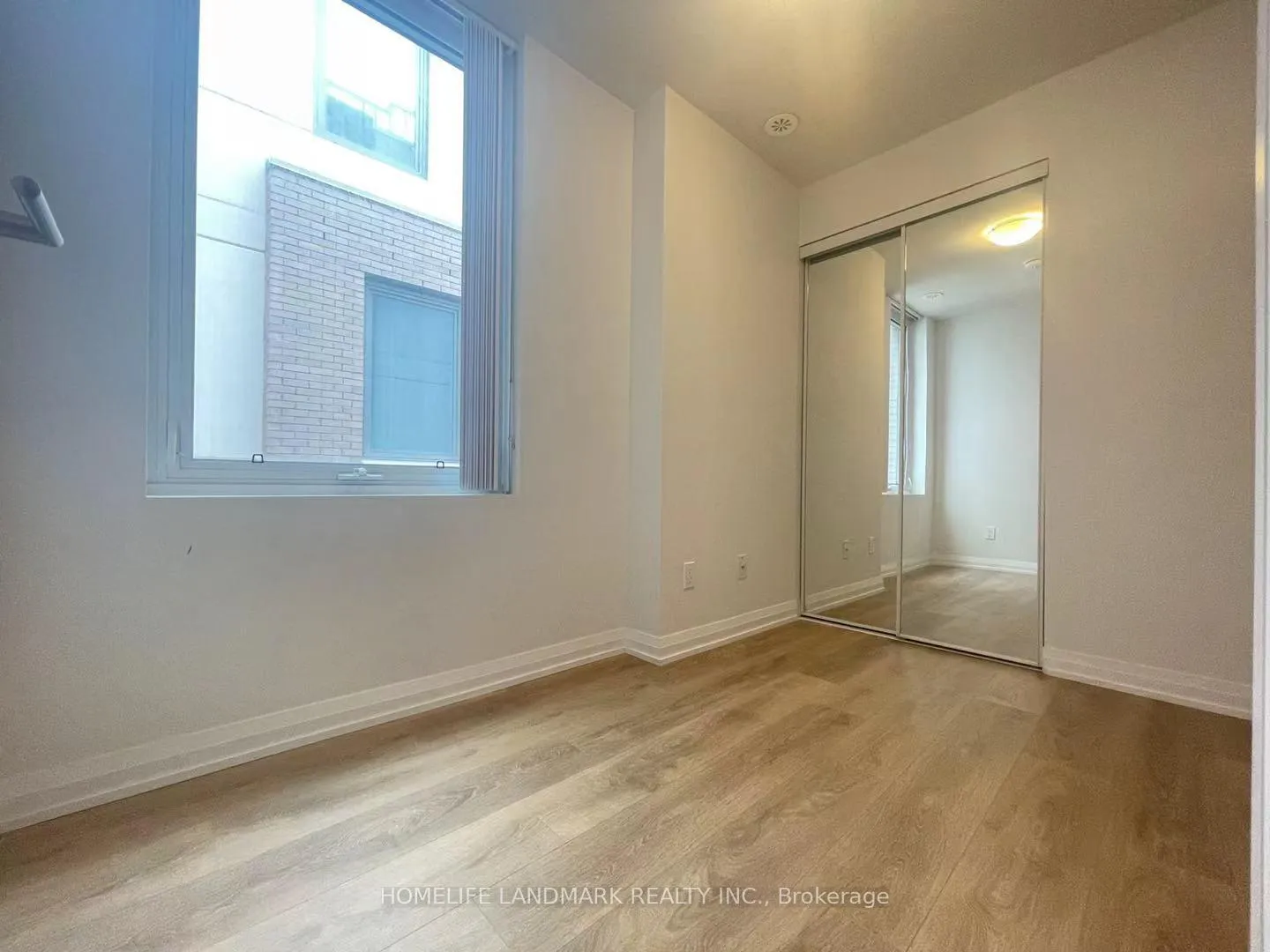 Photo 8 of Unit Th 60, 1060 Portage Parkway, Vaughan, Concord — HOMEH
