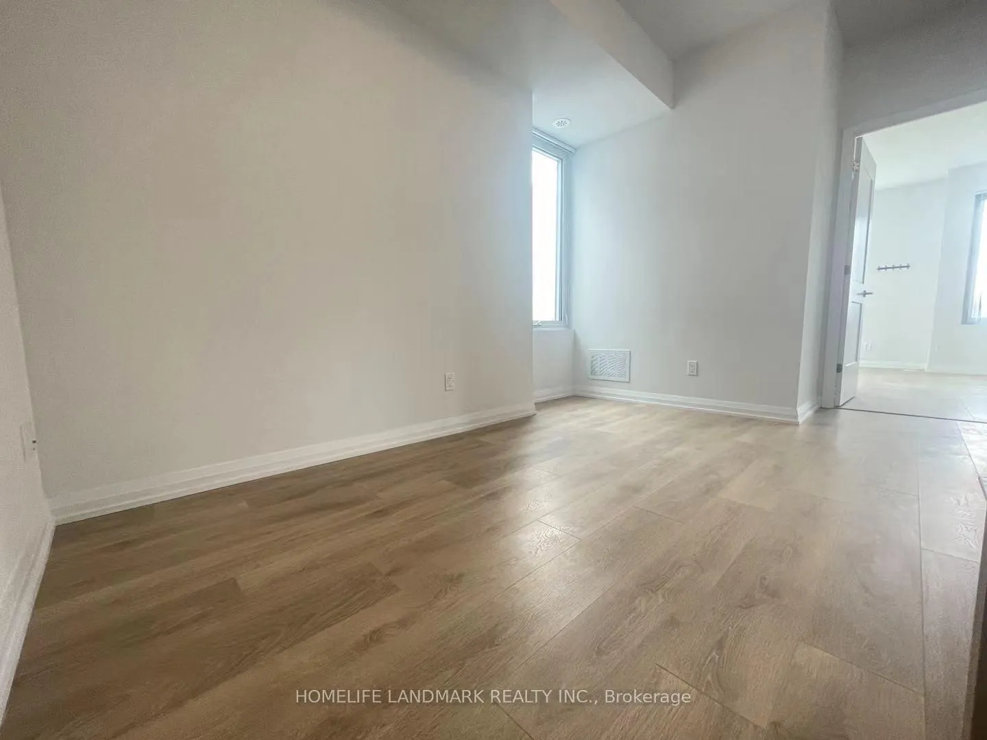 Photo 11 of Unit Th 60, 1060 Portage Parkway, Vaughan, Concord — HOMEH