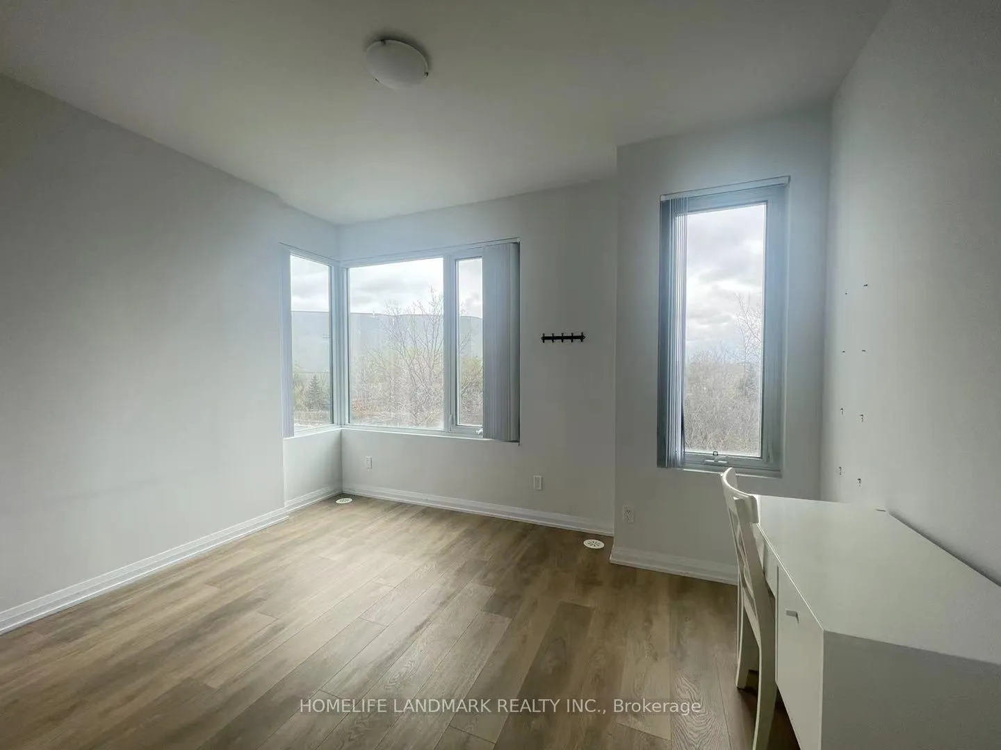 Photo 14 of Unit Th 60, 1060 Portage Parkway, Vaughan, Concord — HOMEH