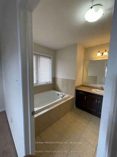 Photo 37 of 272 Leiterman Drive, Milton, Willmott — HOMEH