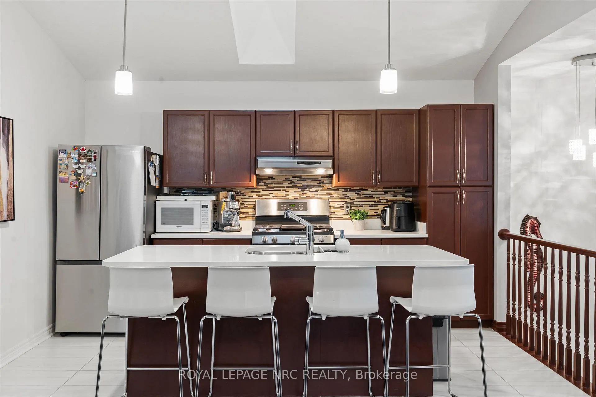 Photo 8 of Unit B, 393 Glendale Avenue, St. Catharines, Secord Woods — HOMEH