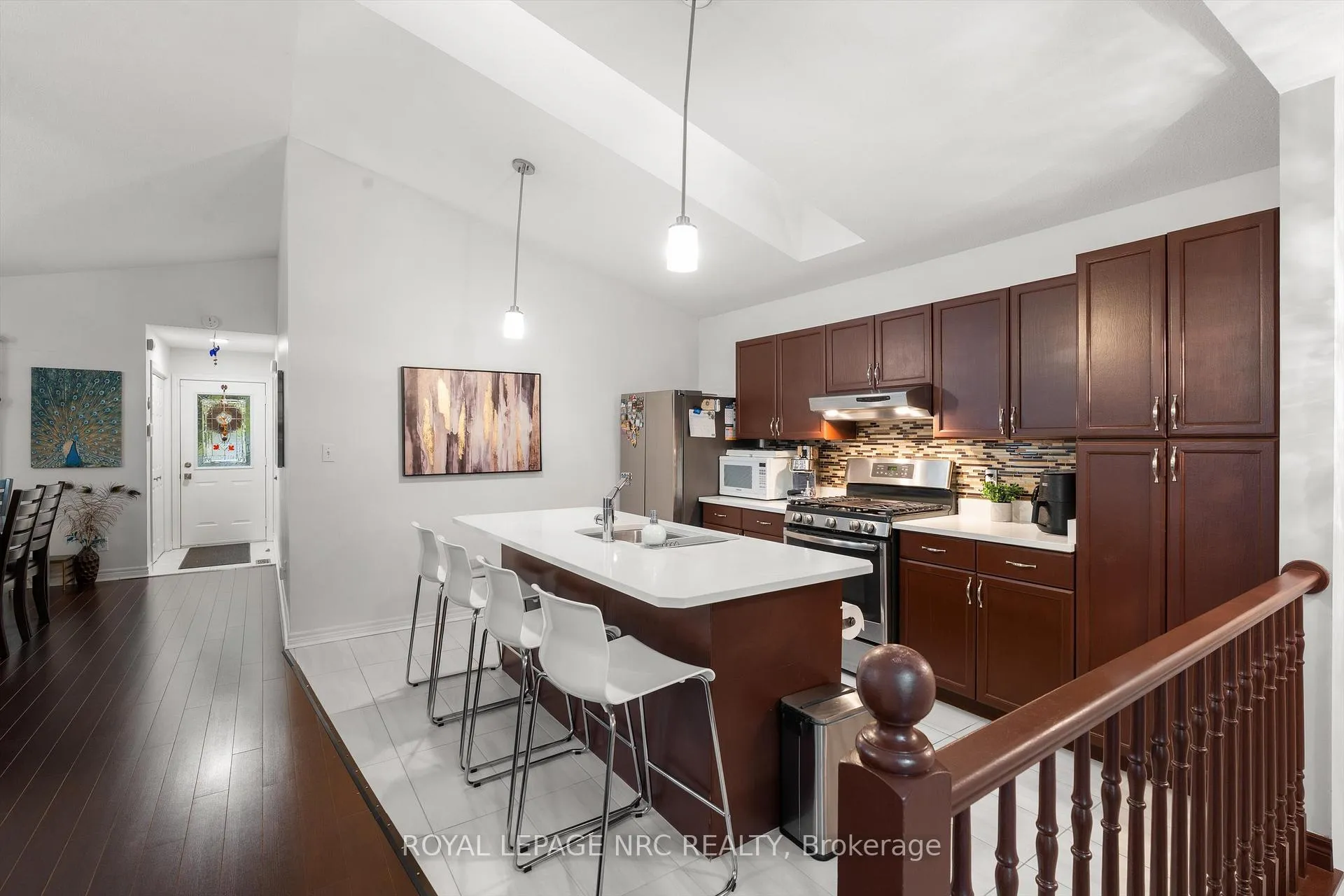 Photo 9 of Unit B, 393 Glendale Avenue, St. Catharines, Secord Woods — HOMEH