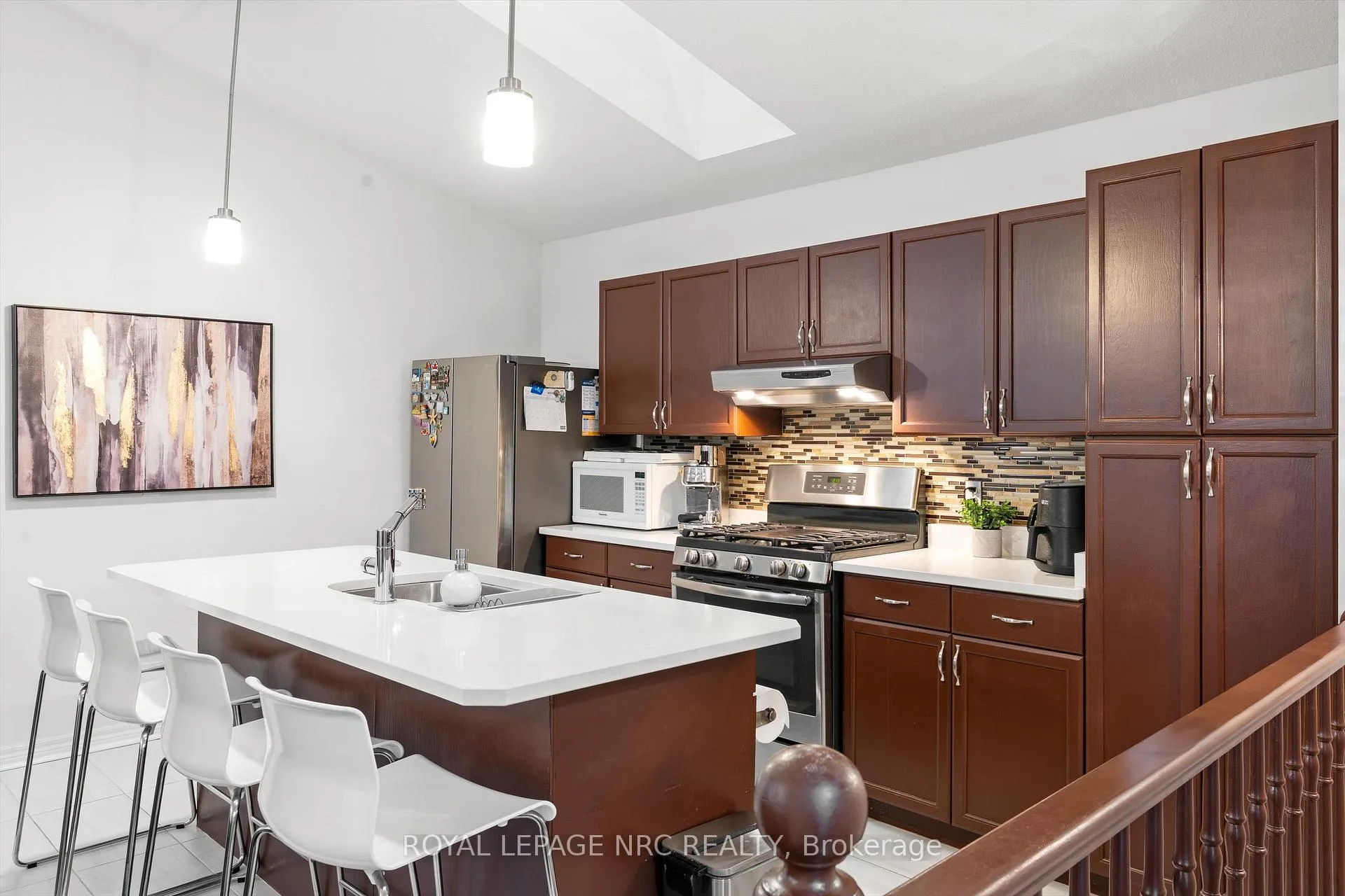 Photo 10 of Unit B, 393 Glendale Avenue, St. Catharines, Secord Woods — HOMEH