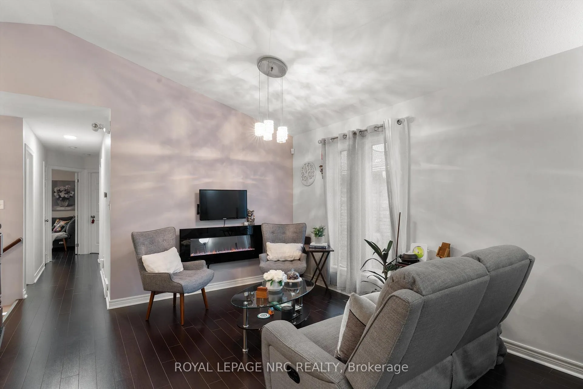 Photo 12 of Unit B, 393 Glendale Avenue, St. Catharines, Secord Woods — HOMEH