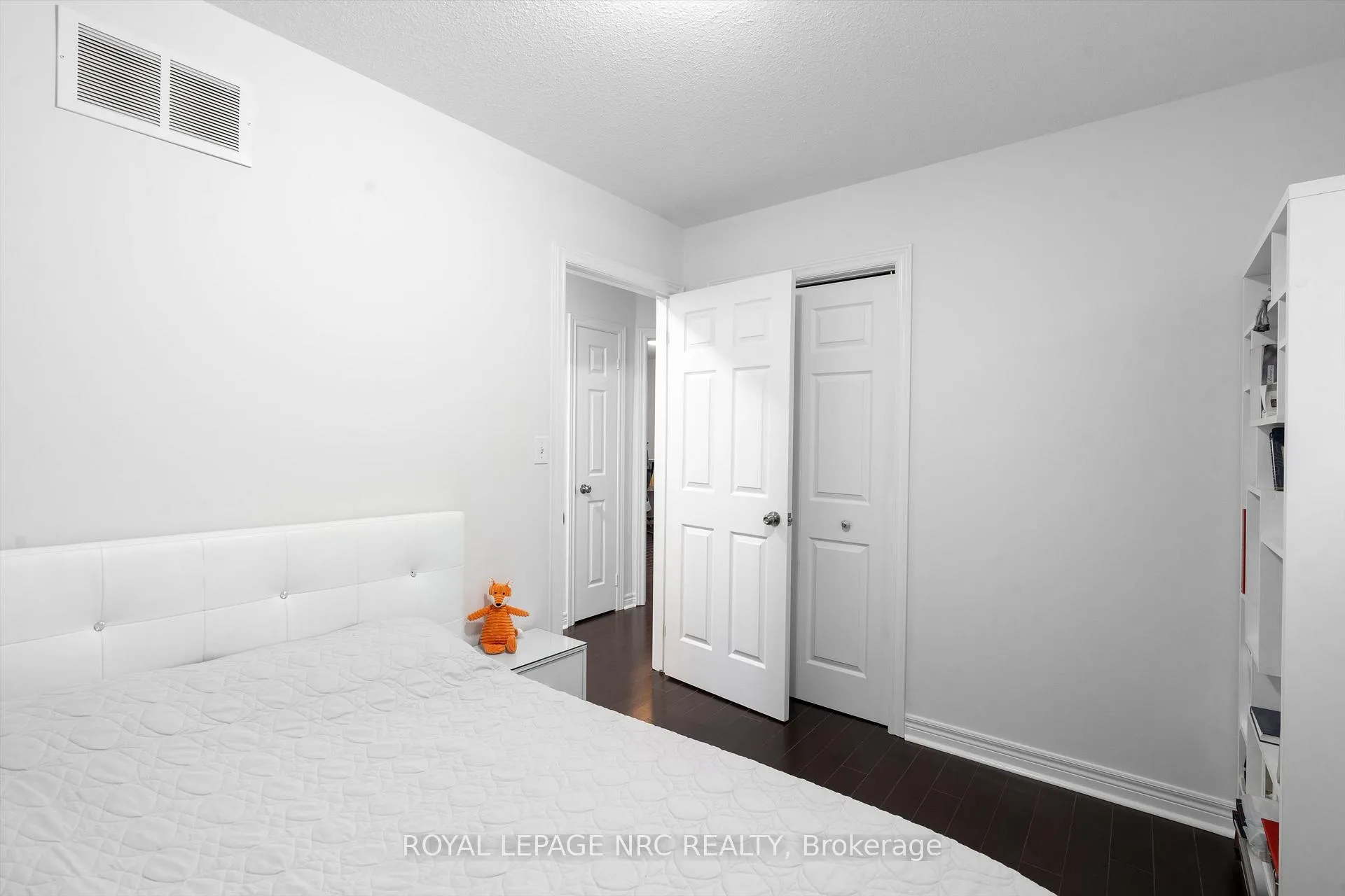 Photo 17 of Unit B, 393 Glendale Avenue, St. Catharines, Secord Woods — HOMEH