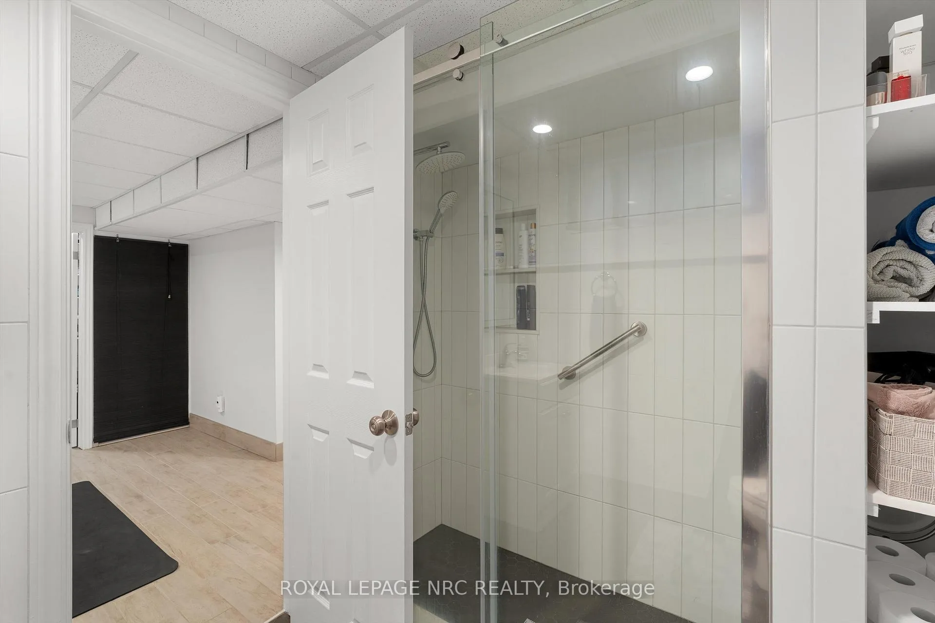 Photo 28 of Unit B, 393 Glendale Avenue, St. Catharines, Secord Woods — HOMEH