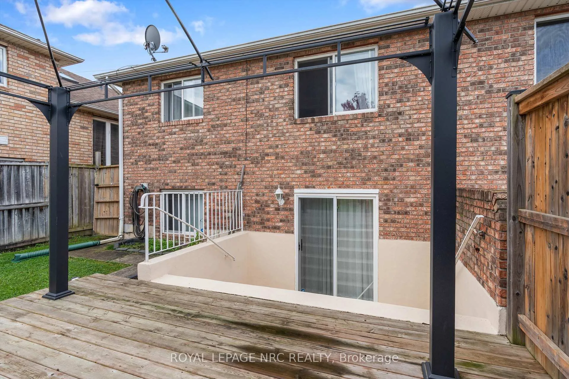 Photo 33 of Unit B, 393 Glendale Avenue, St. Catharines, Secord Woods — HOMEH