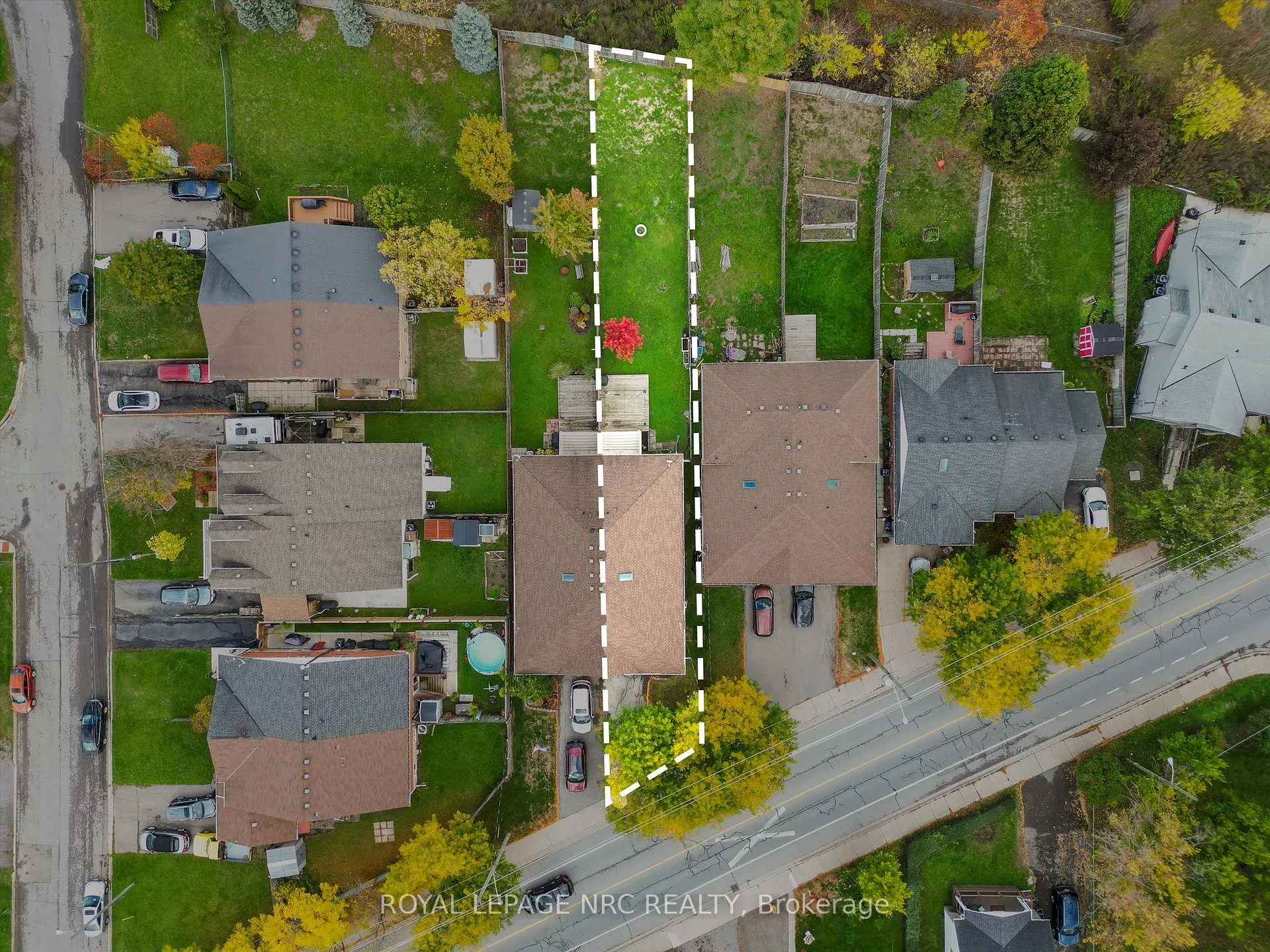 Photo 38 of Unit B, 393 Glendale Avenue, St. Catharines, Secord Woods — HOMEH