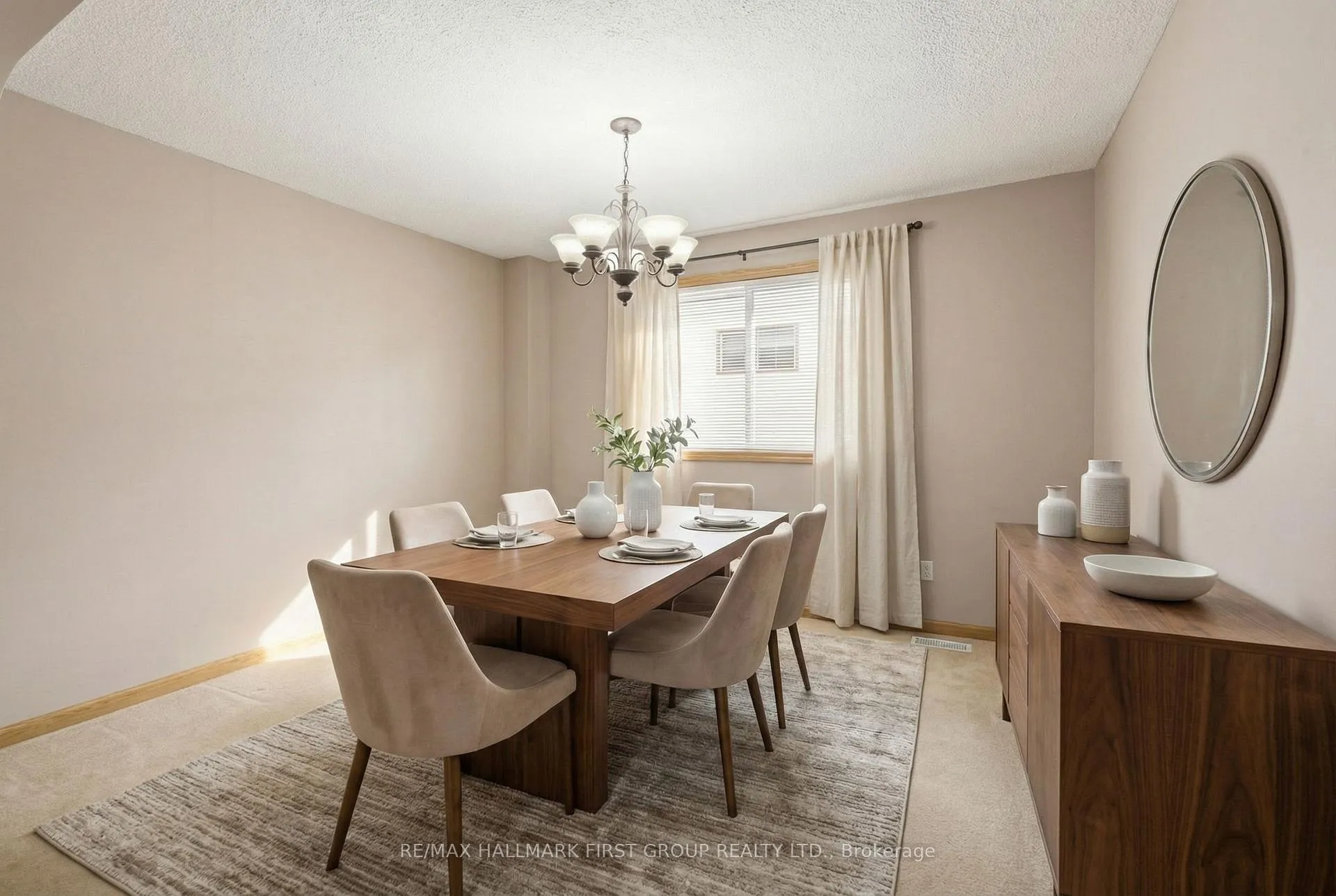 Photo 8 of 17 Brock Street, Ajax, Central — HOMEH