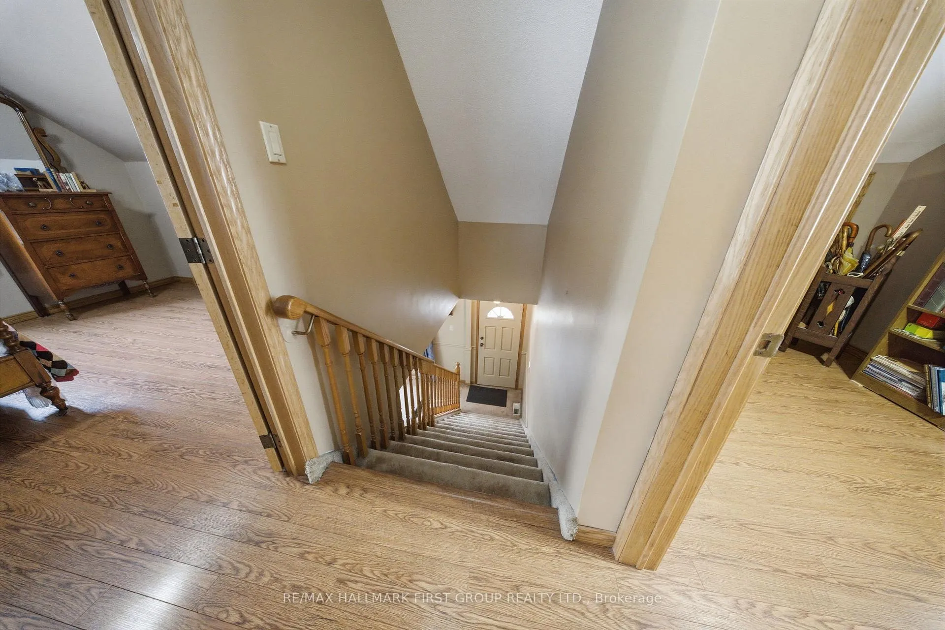 Photo 11 of 17 Brock Street, Ajax, Central — HOMEH
