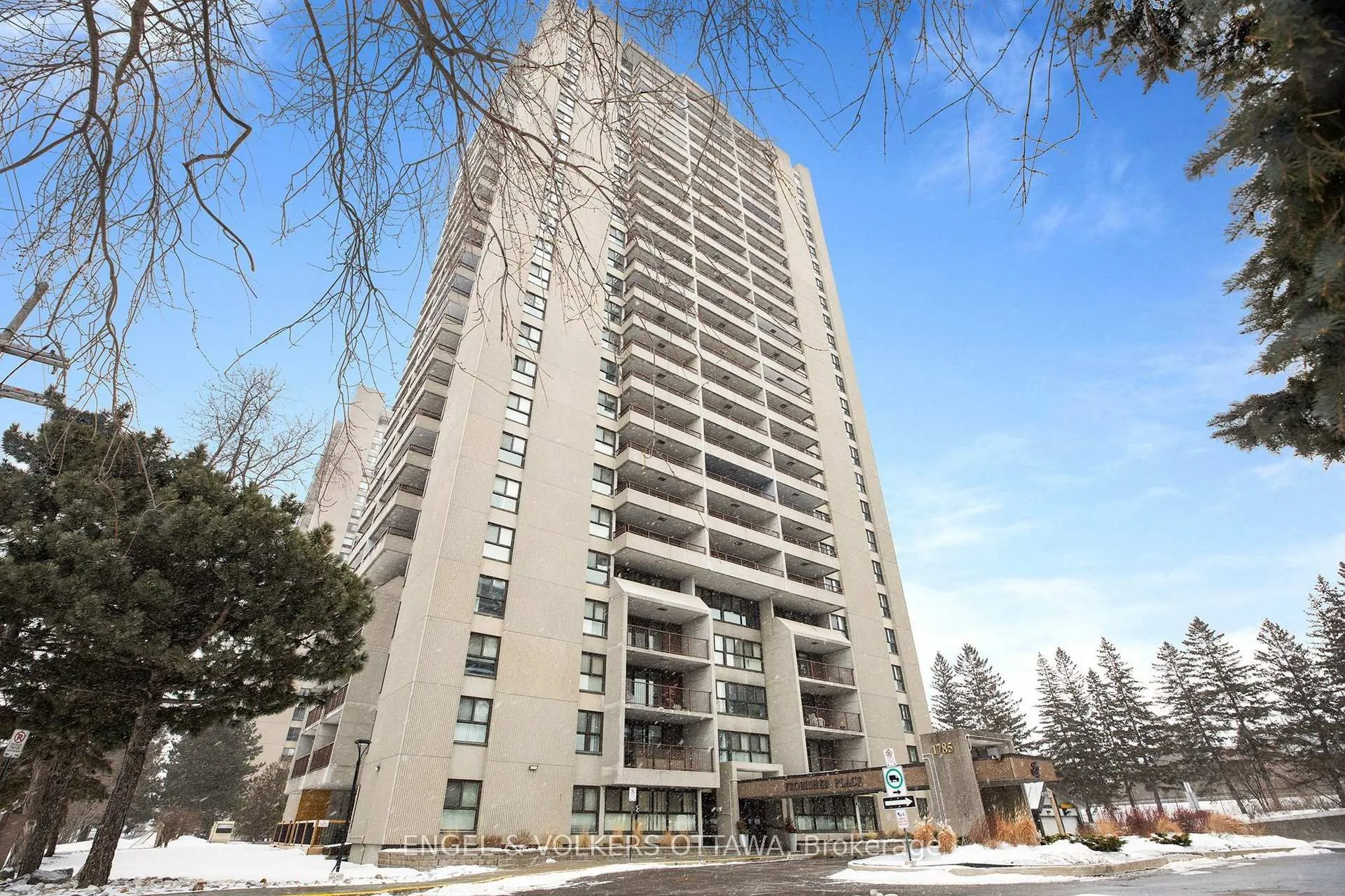 Photo 2 of Unit 404, 1785 Frobisher Lane, Ottawa, Riverview Park — HOMEH