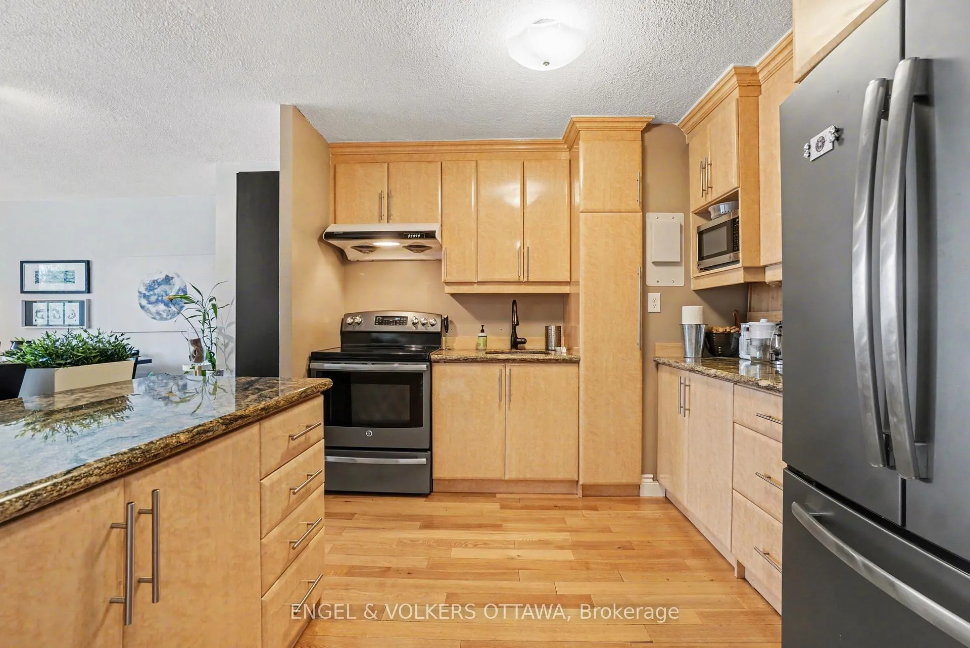 Photo 9 of Unit 404, 1785 Frobisher Lane, Ottawa, Riverview Park — HOMEH