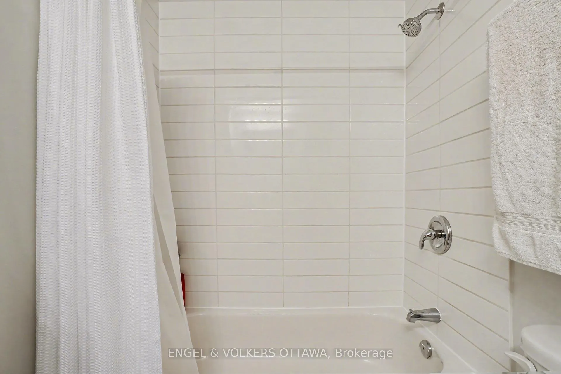 Photo 14 of Unit 404, 1785 Frobisher Lane, Ottawa, Riverview Park — HOMEH