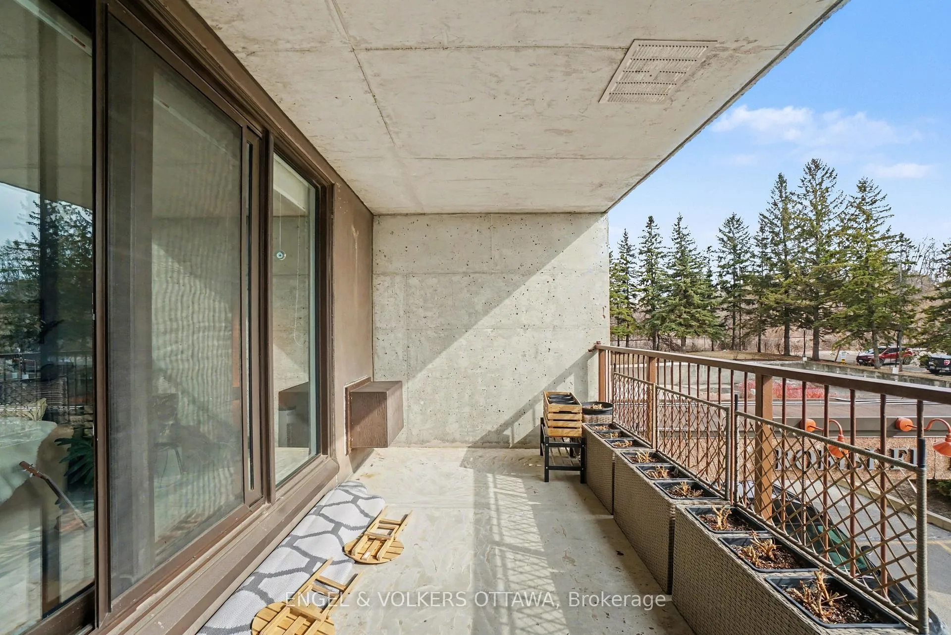 Photo 15 of Unit 404, 1785 Frobisher Lane, Ottawa, Riverview Park — HOMEH