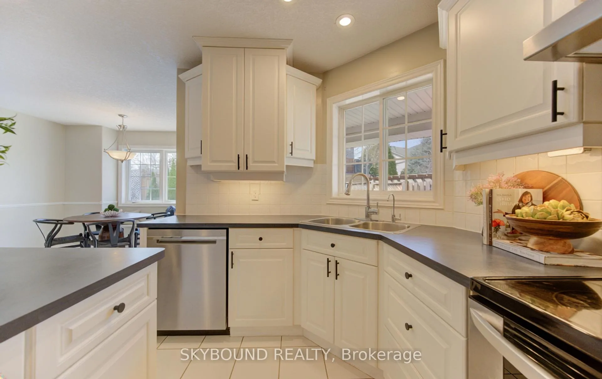 Photo 15 of 179 Bridgewater Crescent, Waterloo, Westvale — HOMEH