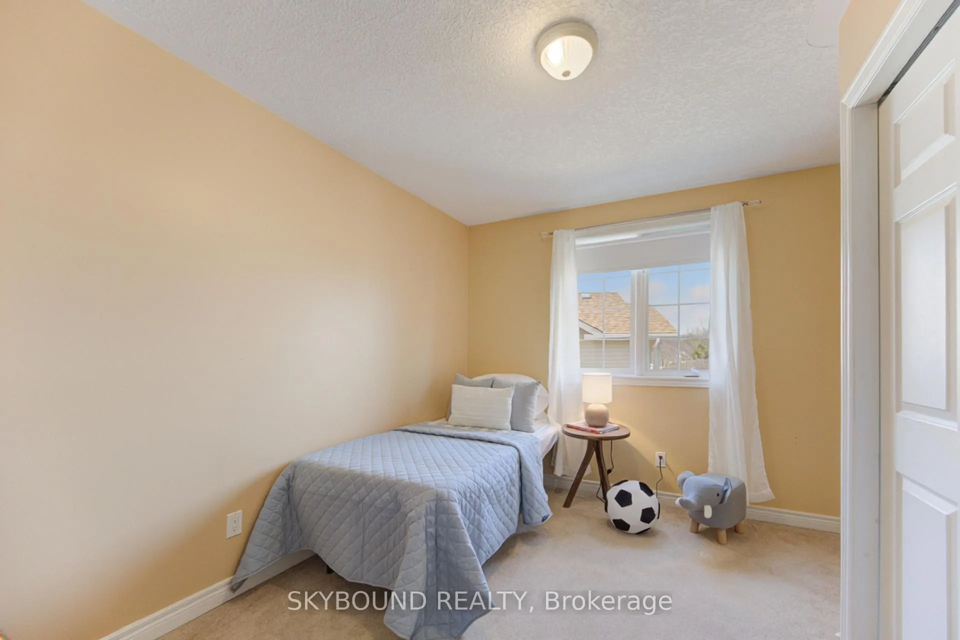 Photo 21 of 179 Bridgewater Crescent, Waterloo, Westvale — HOMEH