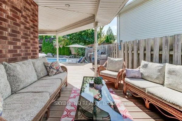 Photo 28 of 179 Bridgewater Crescent, Waterloo, Westvale — HOMEH