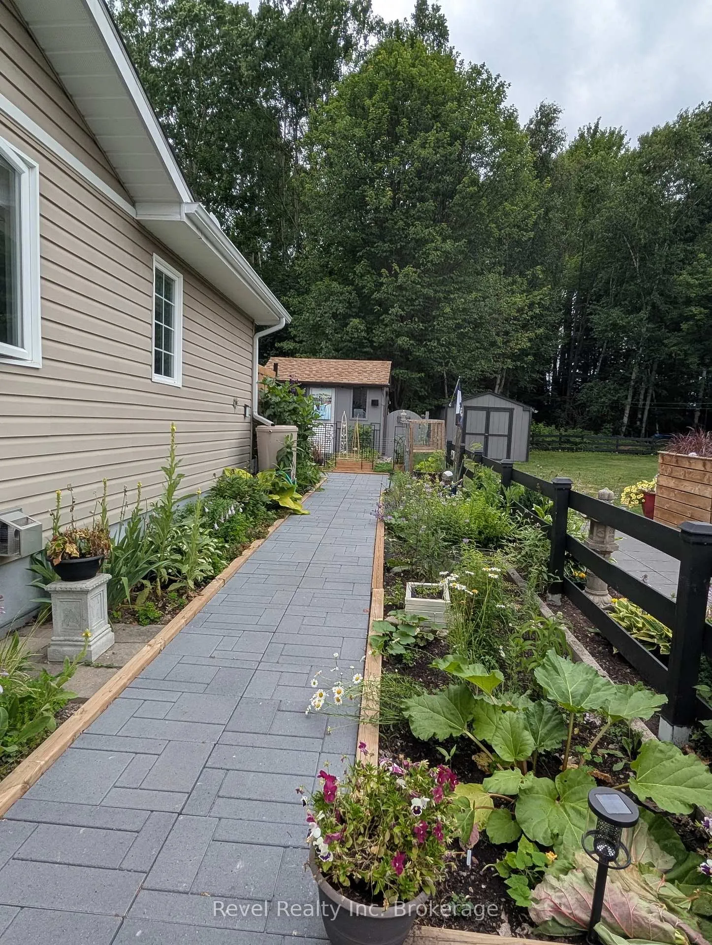 Photo 44 of 174 Golf Course Road, Callander — HOMEH