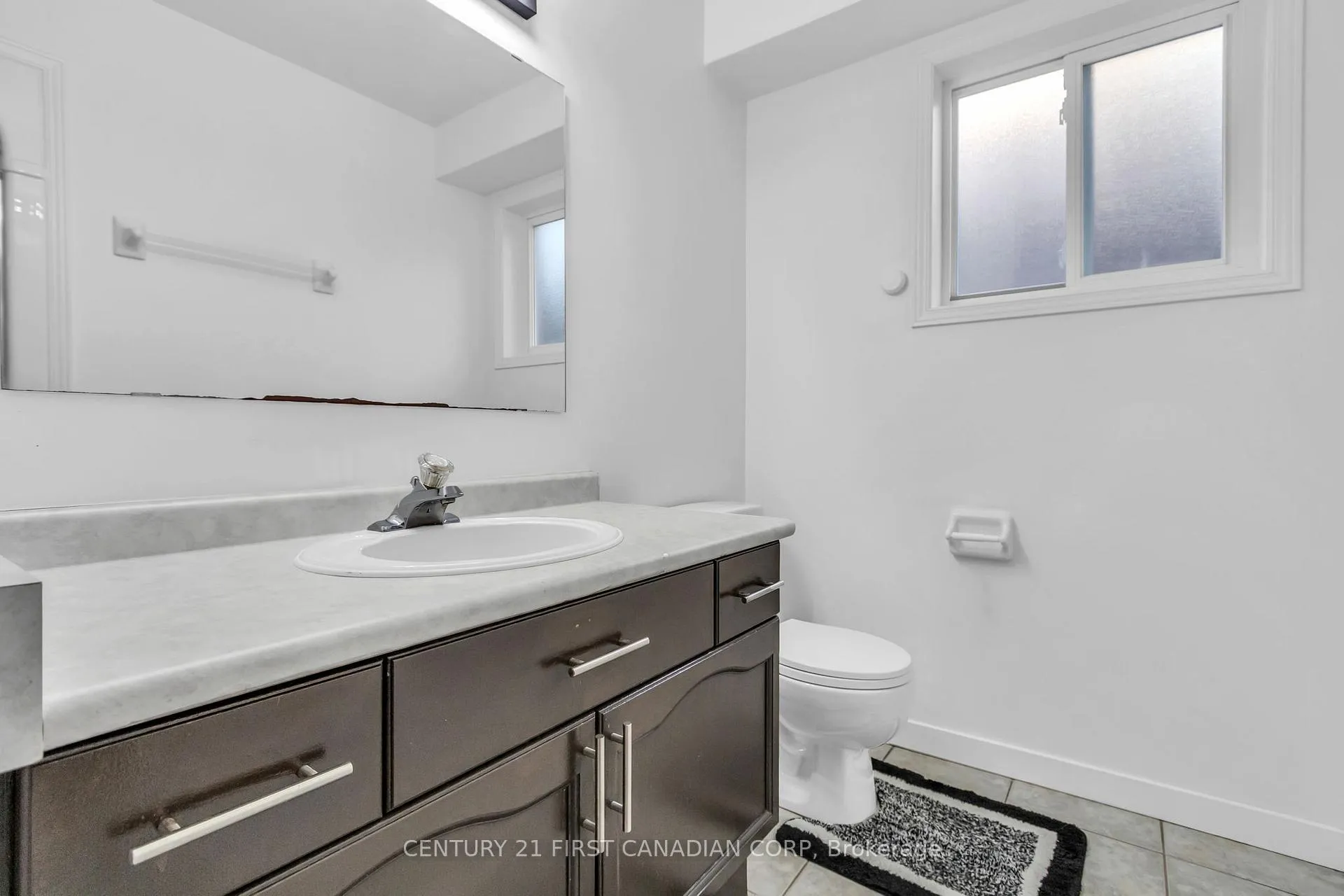 Photo 10 of 132 Jensen Road, London, East D — HOMEH