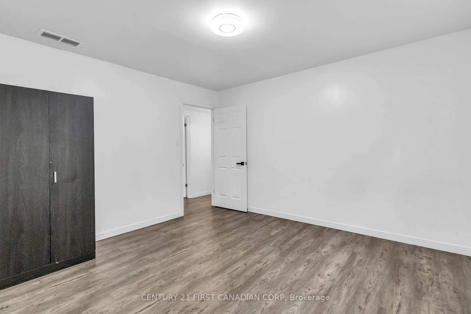 Photo 11 of 132 Jensen Road, London, East D — HOMEH