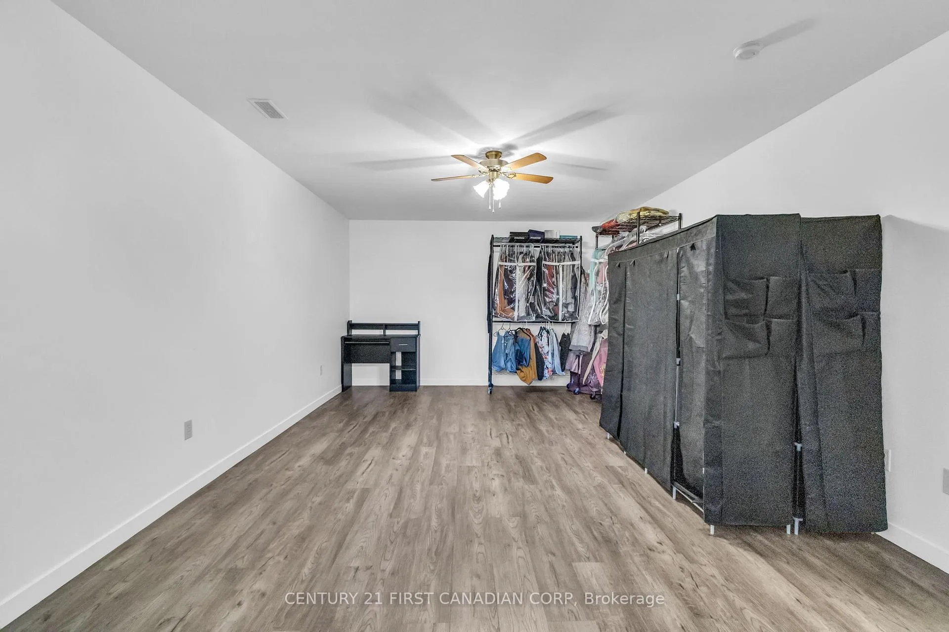 Photo 20 of 132 Jensen Road, London, East D — HOMEH