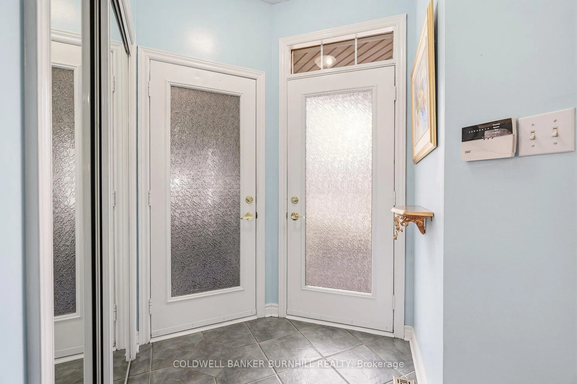 Photo 5 of 133 Thoroughbred Boulevard, Hamilton, Ancaster — HOMEH