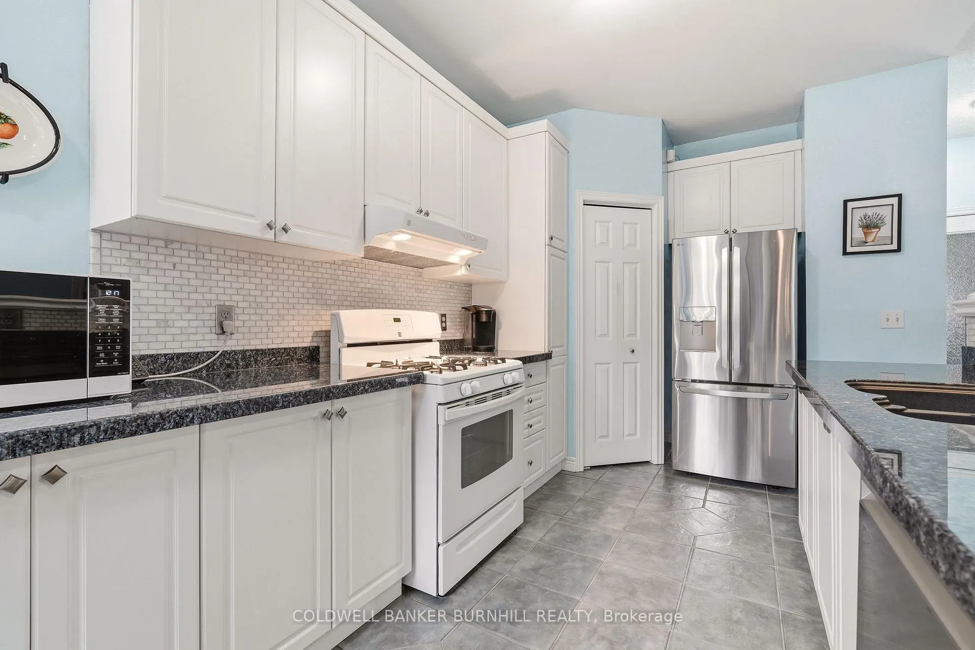 Photo 6 of 133 Thoroughbred Boulevard, Hamilton, Ancaster — HOMEH