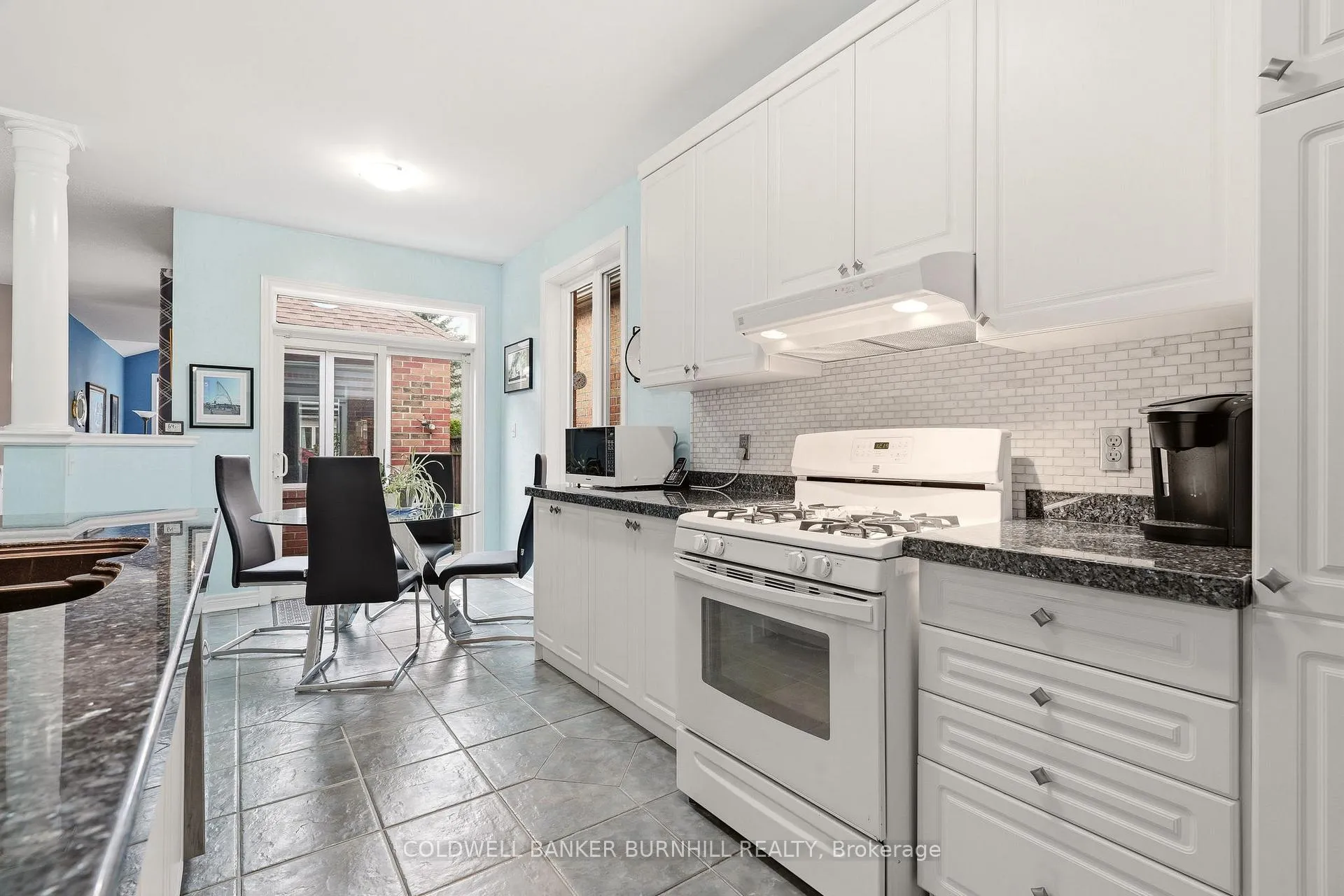 Photo 7 of 133 Thoroughbred Boulevard, Hamilton, Ancaster — HOMEH