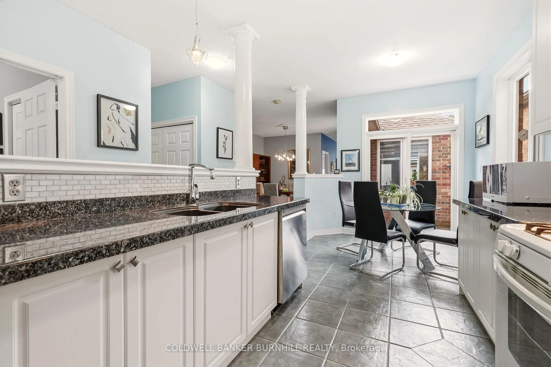 Photo 8 of 133 Thoroughbred Boulevard, Hamilton, Ancaster — HOMEH