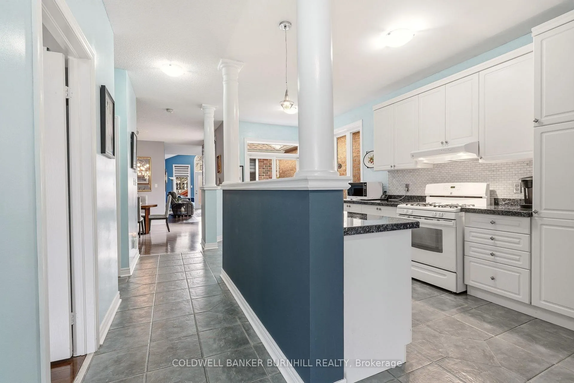 Photo 9 of 133 Thoroughbred Boulevard, Hamilton, Ancaster — HOMEH