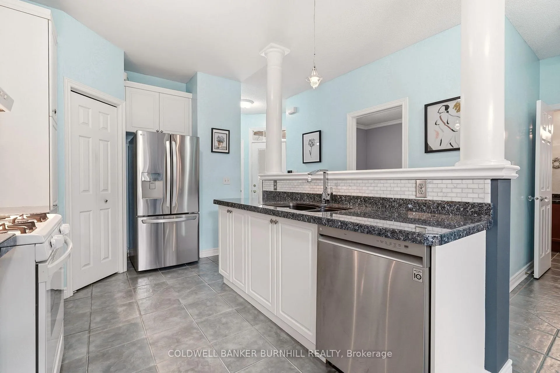Photo 10 of 133 Thoroughbred Boulevard, Hamilton, Ancaster — HOMEH