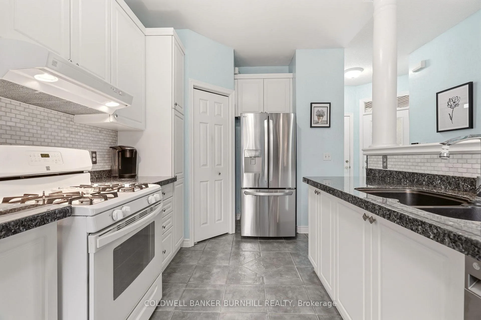 Photo 11 of 133 Thoroughbred Boulevard, Hamilton, Ancaster — HOMEH