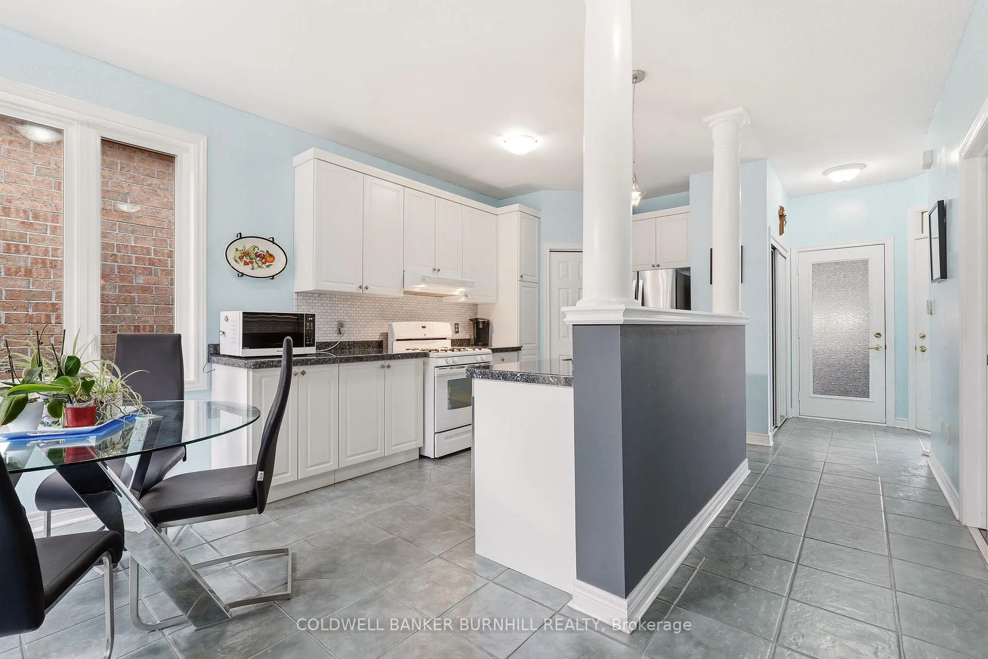 Photo 12 of 133 Thoroughbred Boulevard, Hamilton, Ancaster — HOMEH