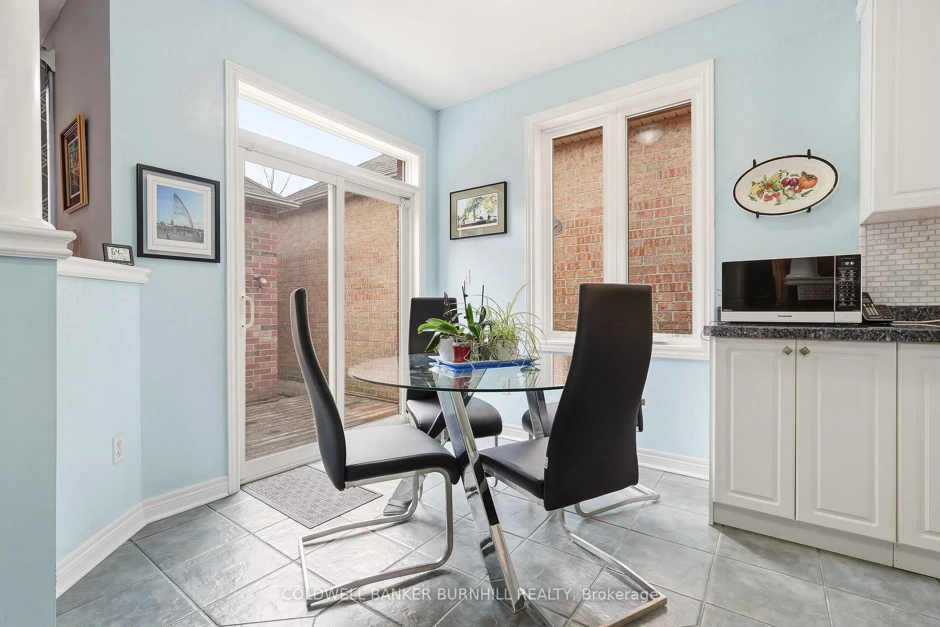 Photo 13 of 133 Thoroughbred Boulevard, Hamilton, Ancaster — HOMEH
