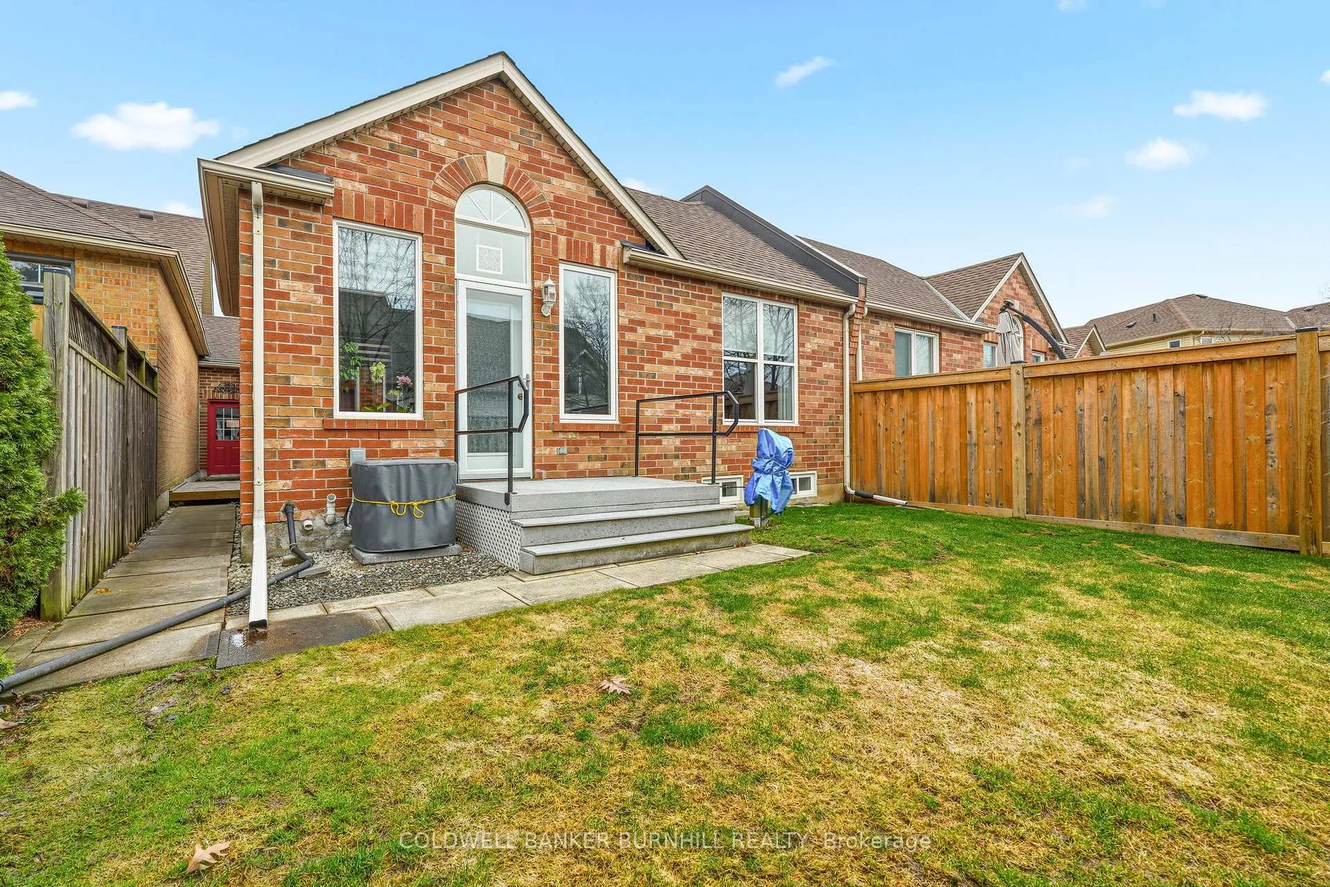 Photo 37 of 133 Thoroughbred Boulevard, Hamilton, Ancaster — HOMEH