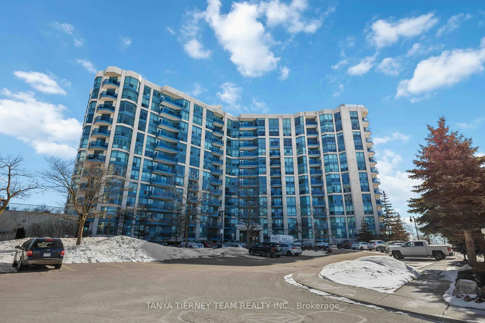 Photo 3 of Unit 903, 340 Watson Street W, Whitby, Port Whitby — HOMEH
