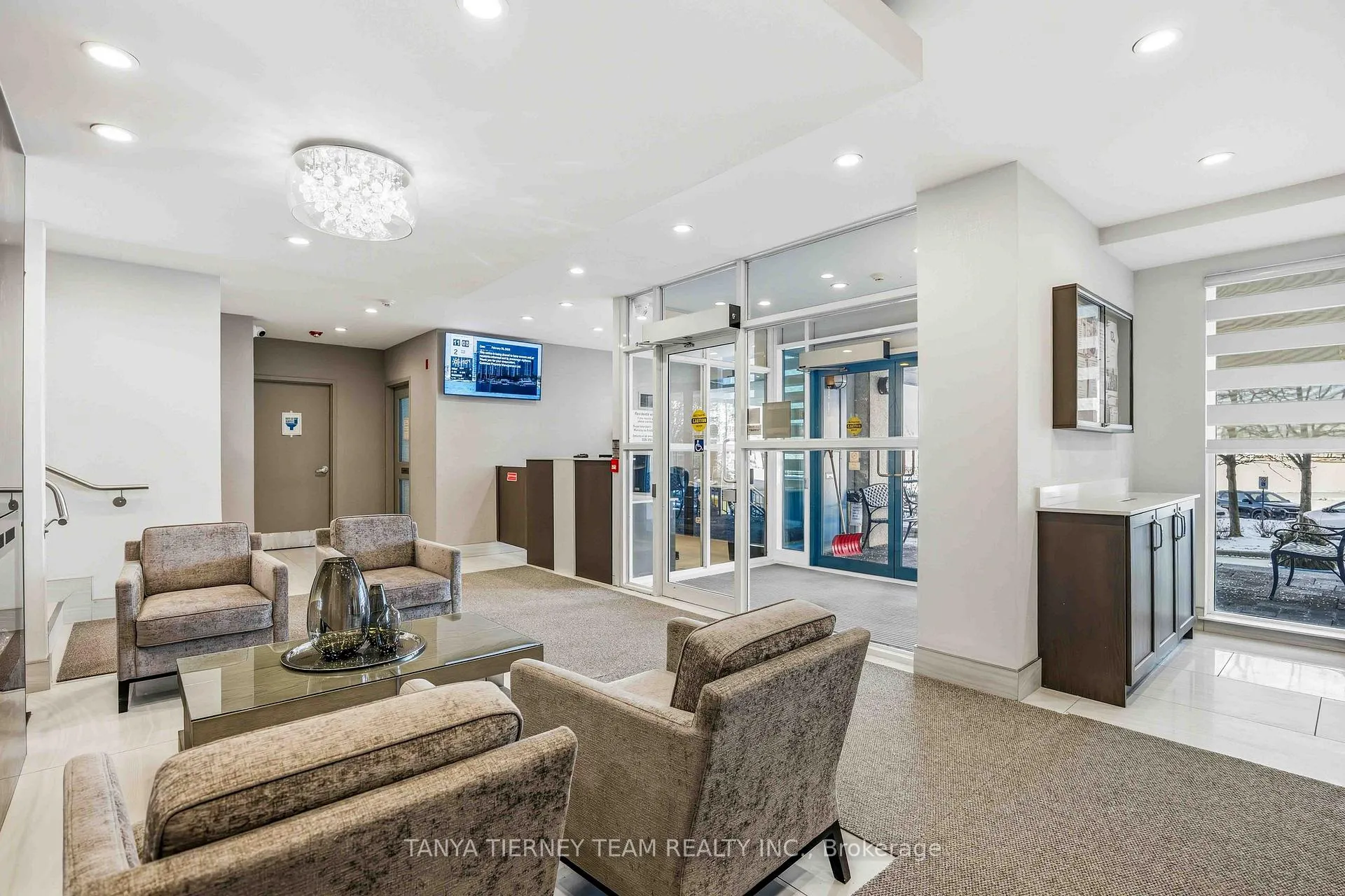 Photo 7 of Unit 903, 340 Watson Street W, Whitby, Port Whitby — HOMEH