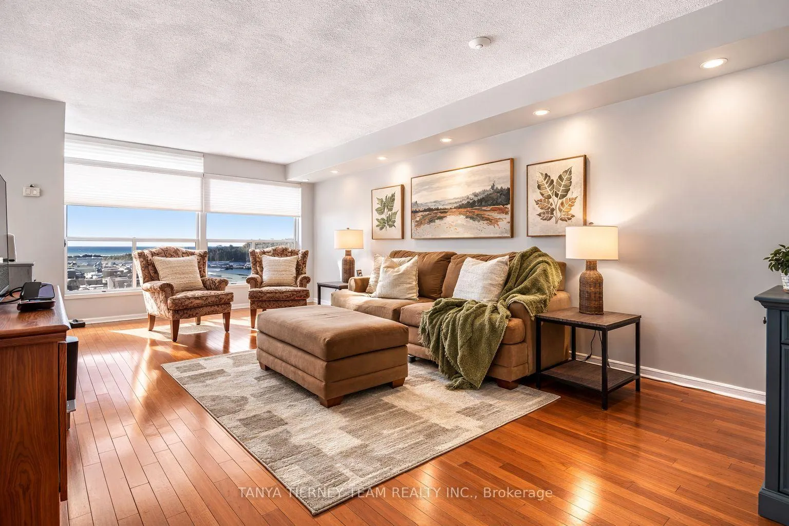 Photo 10 of Unit 903, 340 Watson Street W, Whitby, Port Whitby — HOMEH