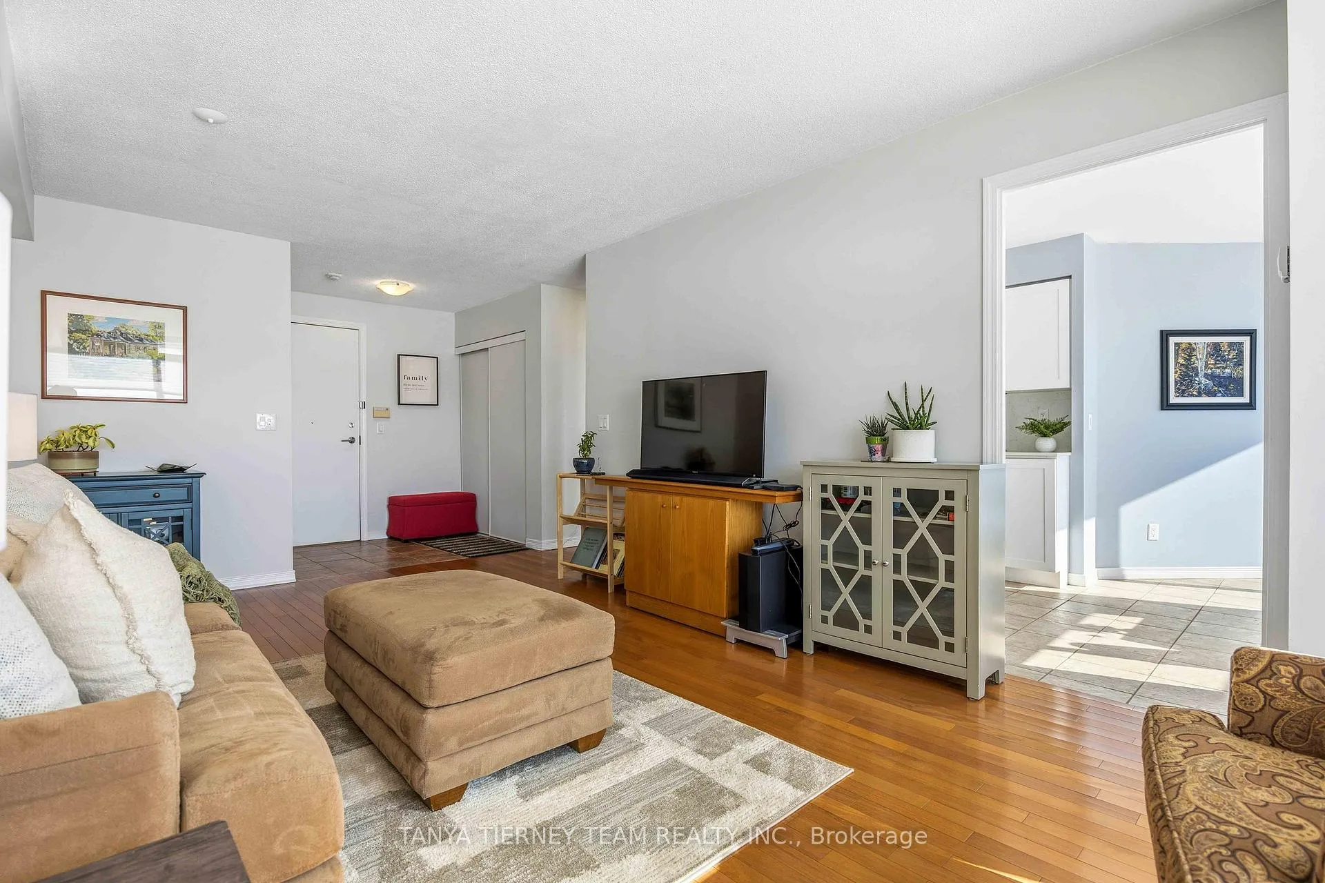 Photo 12 of Unit 903, 340 Watson Street W, Whitby, Port Whitby — HOMEH