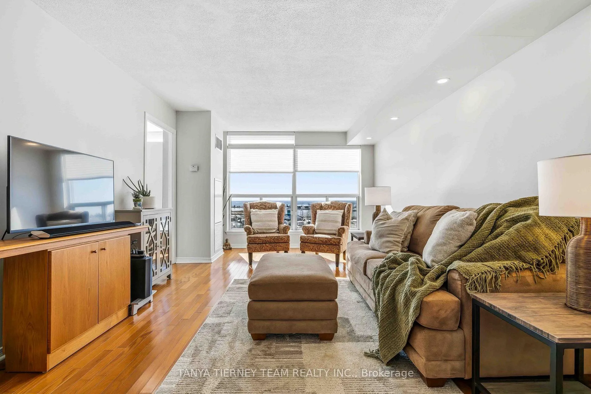 Photo 14 of Unit 903, 340 Watson Street W, Whitby, Port Whitby — HOMEH