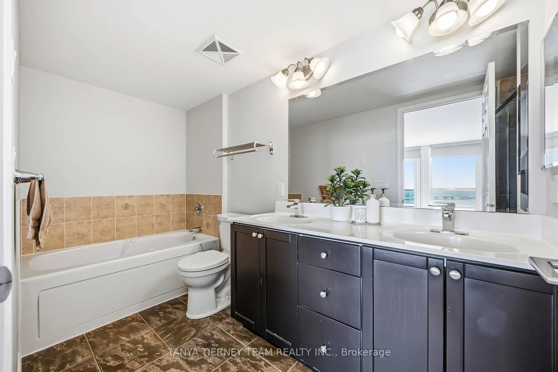 Photo 27 of Unit 903, 340 Watson Street W, Whitby, Port Whitby — HOMEH