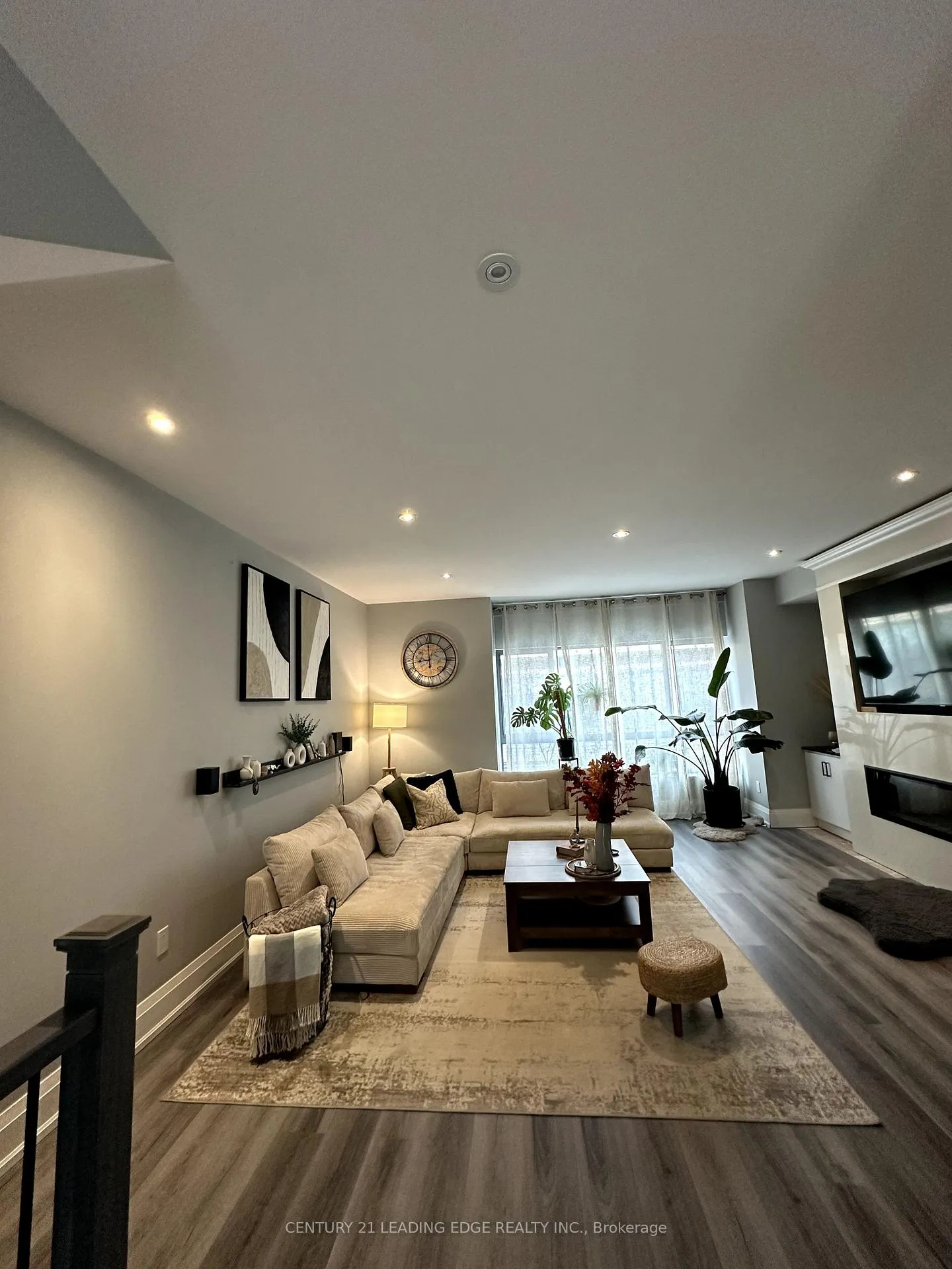 Photo 4 of Unit 45, 369 Essa Road, Barrie, Holly — HOMEH