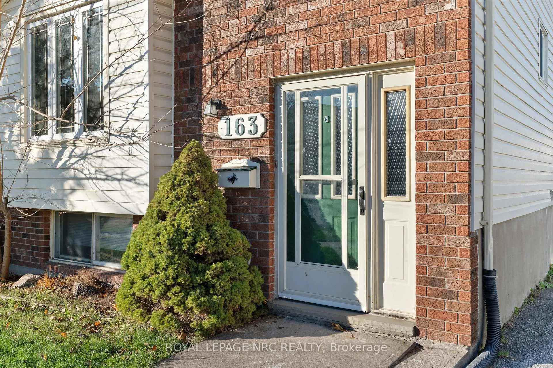Photo 4 of 163 Pine Street S, Thorold, Thorold Downtown — HOMEH