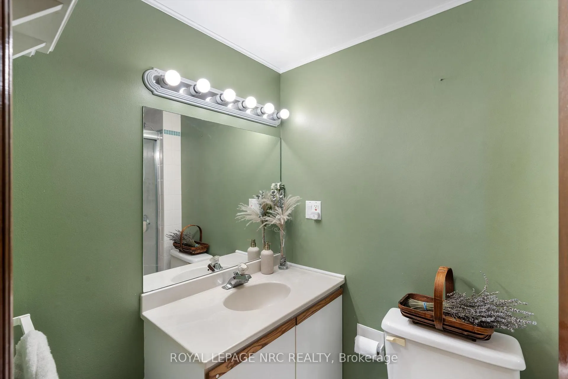 Photo 15 of 163 Pine Street S, Thorold, Thorold Downtown — HOMEH