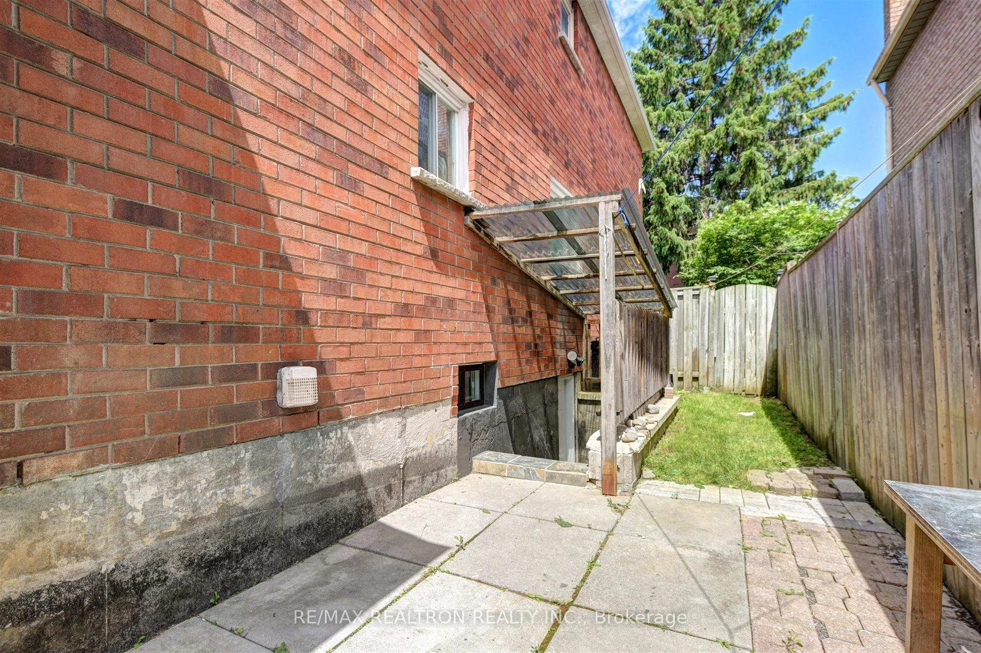 Photo 3 of Unit Lower, 12 Randall Avenue, Markham, Milliken Mills East — HOMEH