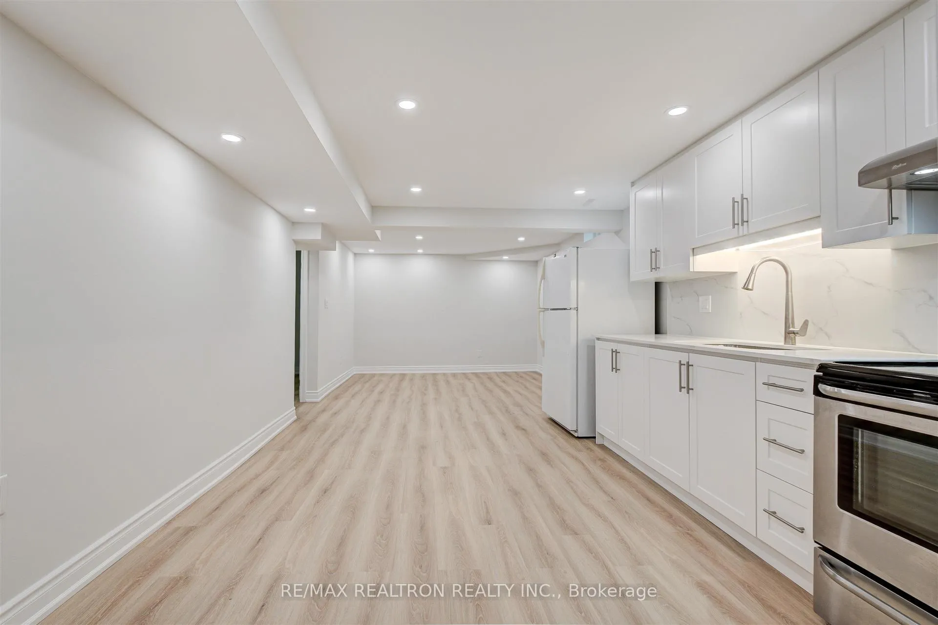 Photo 6 of Unit Lower, 12 Randall Avenue, Markham, Milliken Mills East — HOMEH