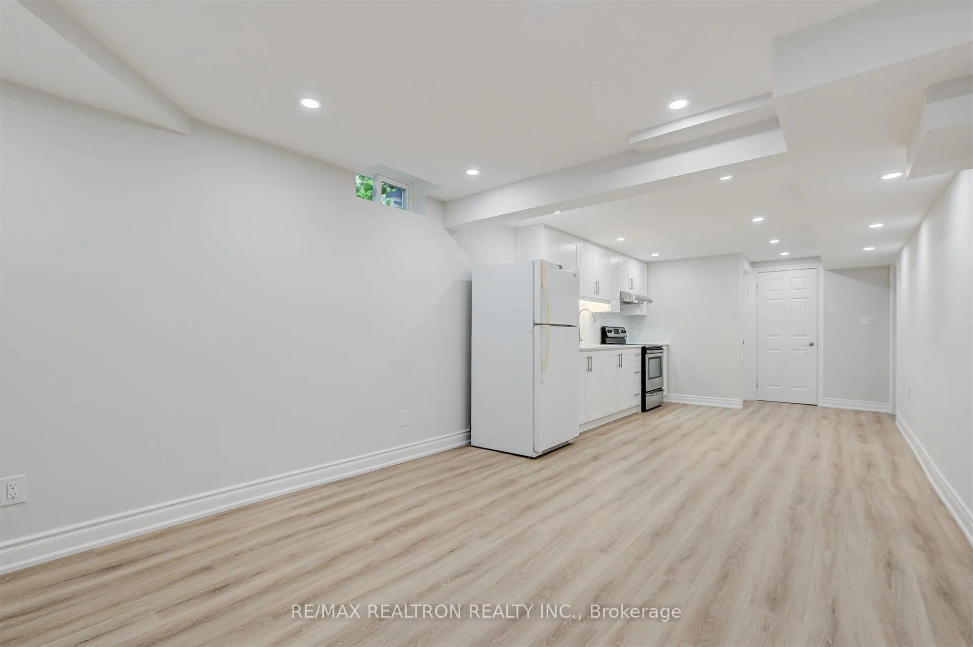 Photo 8 of Unit Lower, 12 Randall Avenue, Markham, Milliken Mills East — HOMEH