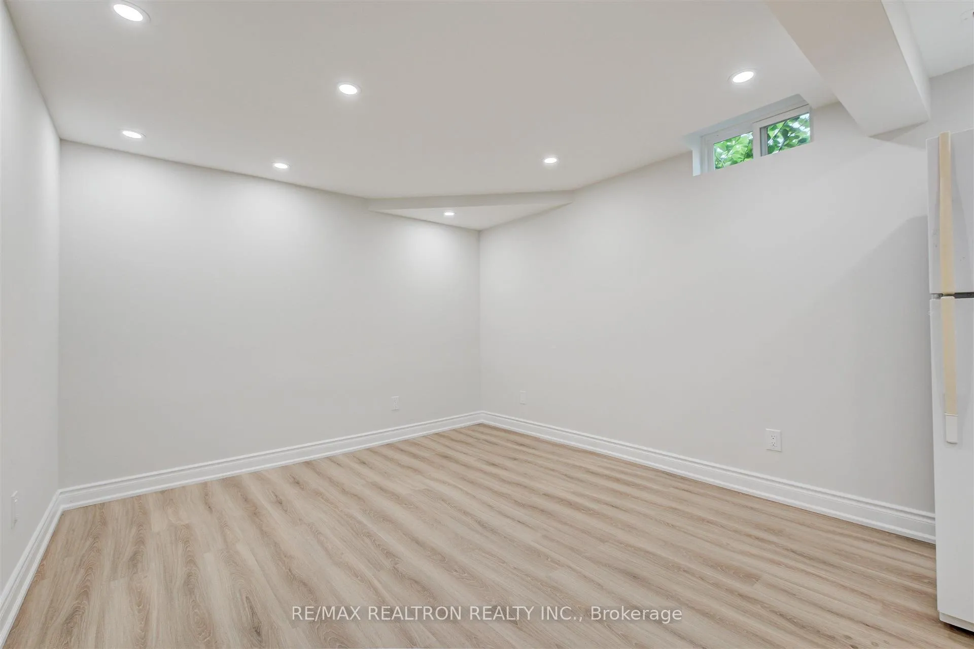 Photo 10 of Unit Lower, 12 Randall Avenue, Markham, Milliken Mills East — HOMEH