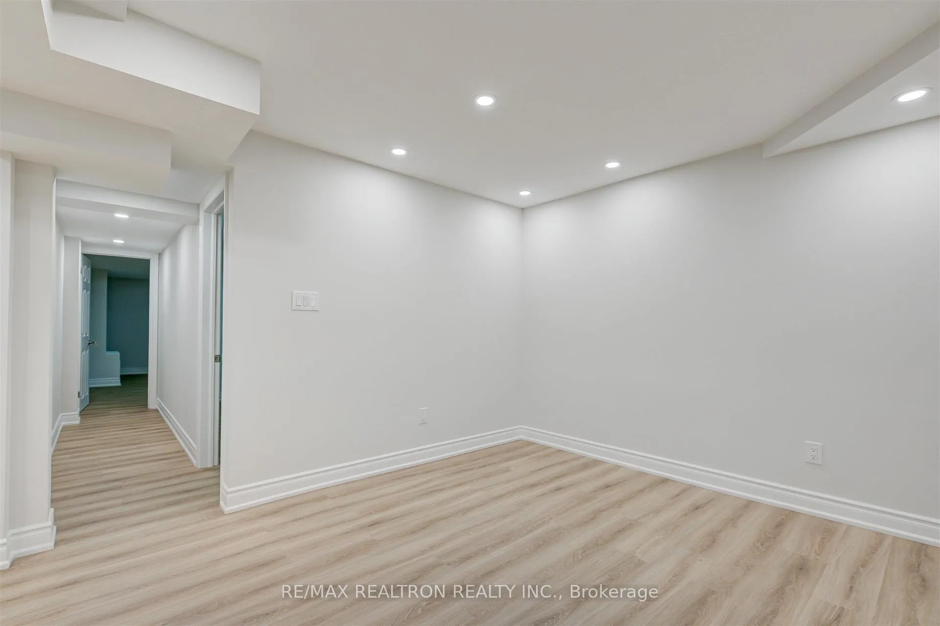 Photo 11 of Unit Lower, 12 Randall Avenue, Markham, Milliken Mills East — HOMEH