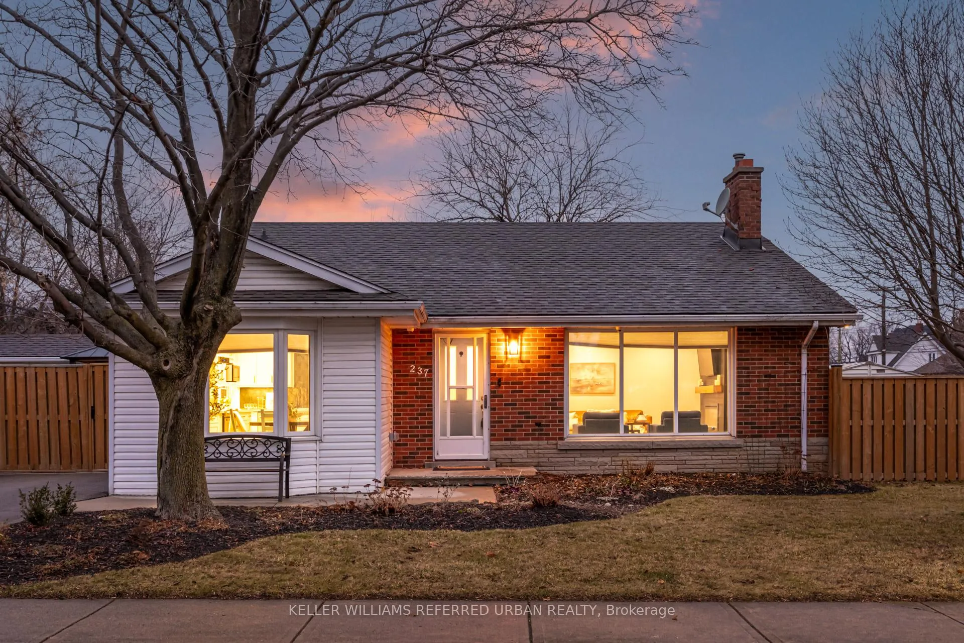 Photo 1 of 237 Hoover Crescent, Hamilton, Balfour — HOMEH